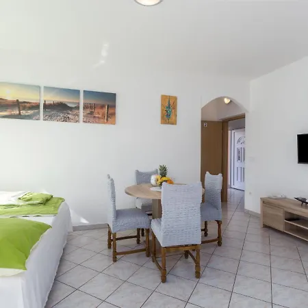 Ruzica-2 Appartement *